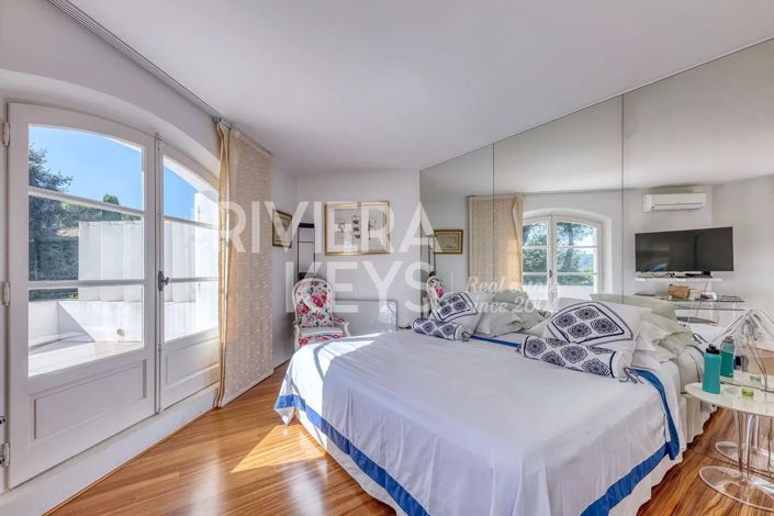 Image No.7-4 Bed House for sale