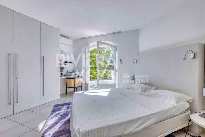 Image No.9-4 Bed House for sale