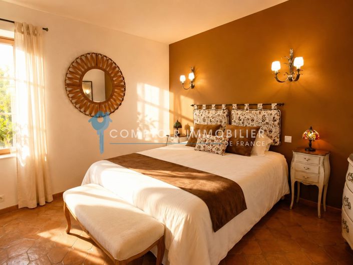 Image No.11-5 Bed House for sale