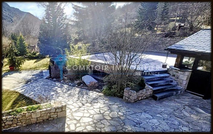 Image No.2-8 Bed House for sale