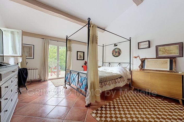 Image No.13-4 Bed House for sale