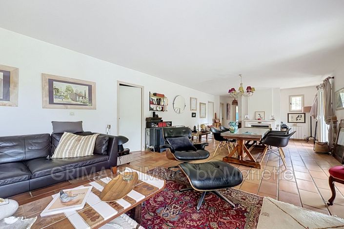 Image No.9-4 Bed House for sale