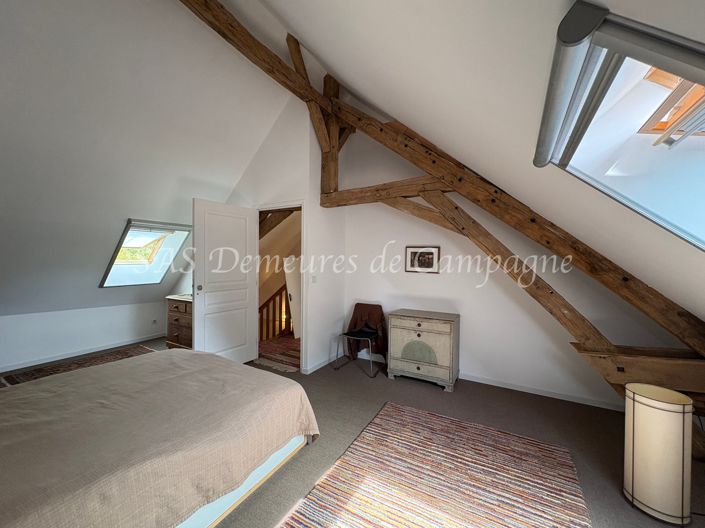 Image No.12-6 Bed House for sale