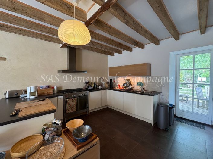 Image No.6-6 Bed House for sale