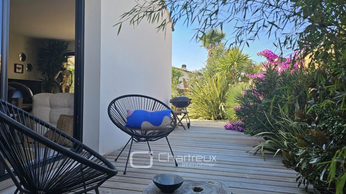 Image No.11-2 Bed House for sale