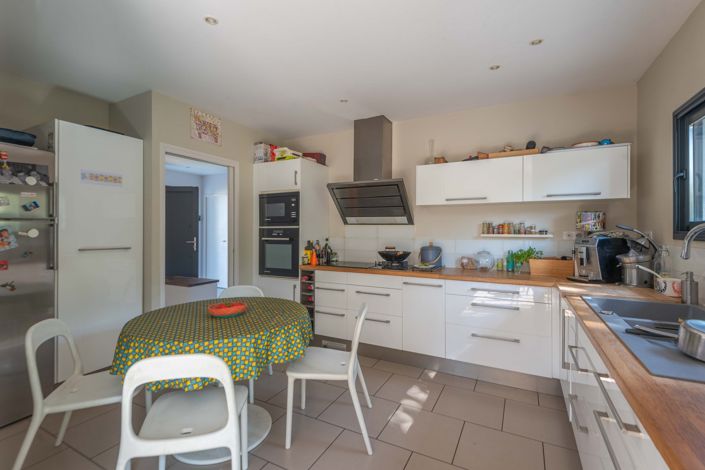 Image No.9-4 Bed House for sale