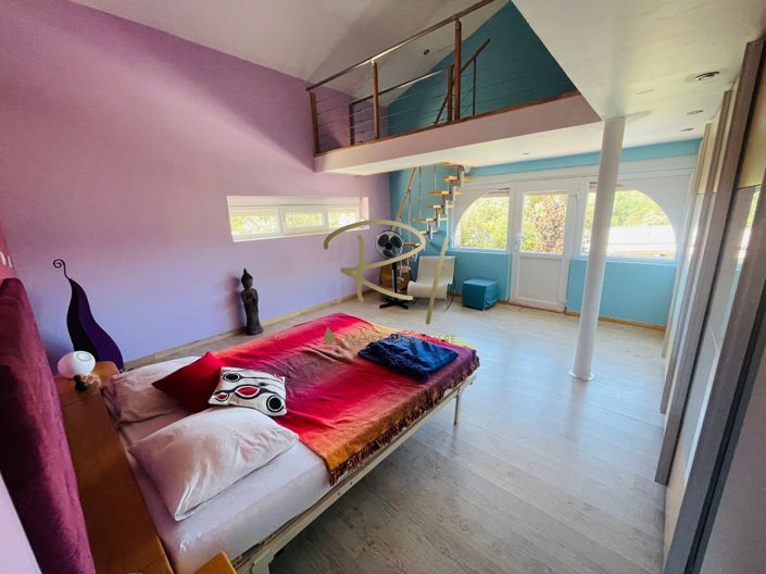 Image No.6-4 Bed House for sale