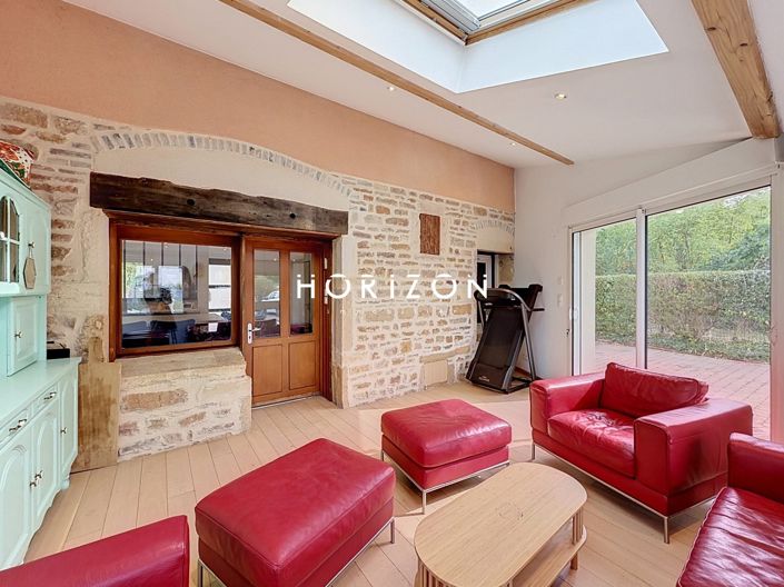 Image No.17-4 Bed House for sale