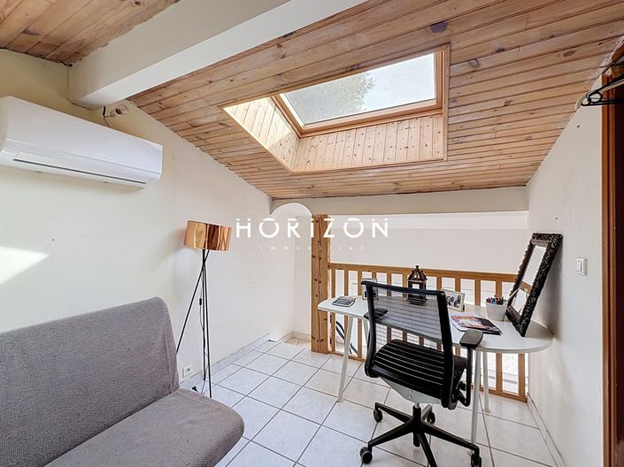 Image No.24-4 Bed House for sale