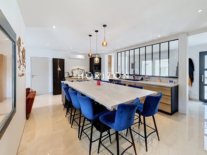 Image No.5-4 Bed House for sale