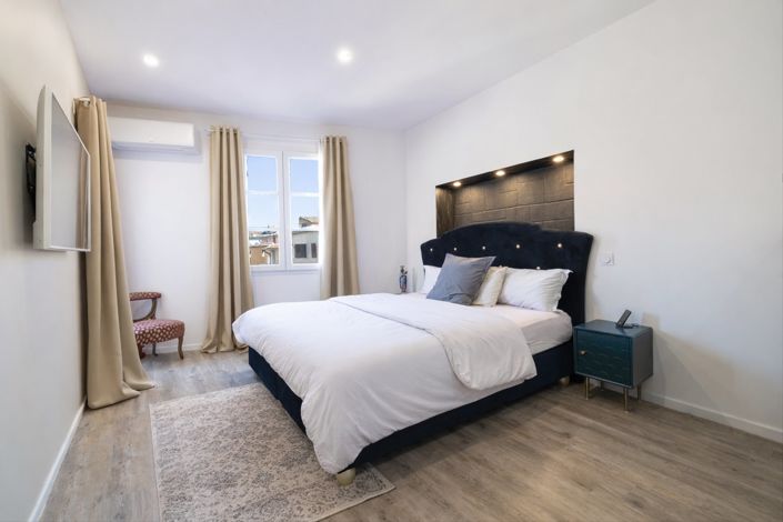 Image No.10-5 Bed Apartment for sale