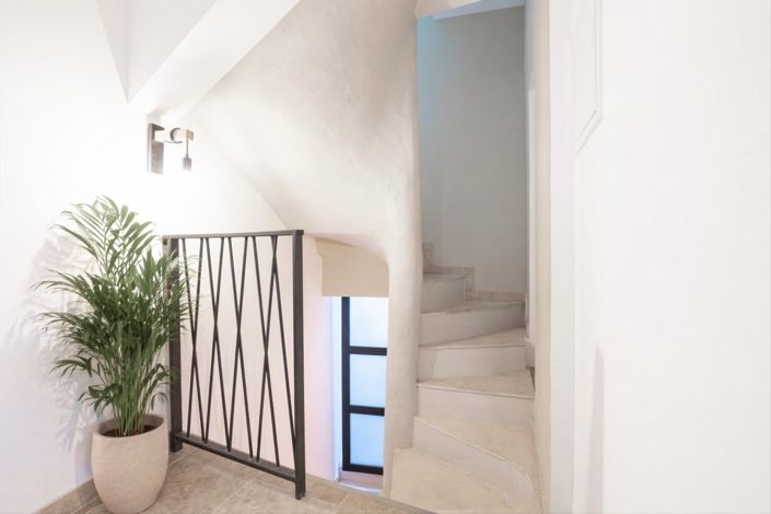 Image No.8-5 Bed Apartment for sale