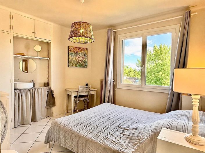 Image No.12-2 Bed Apartment for sale