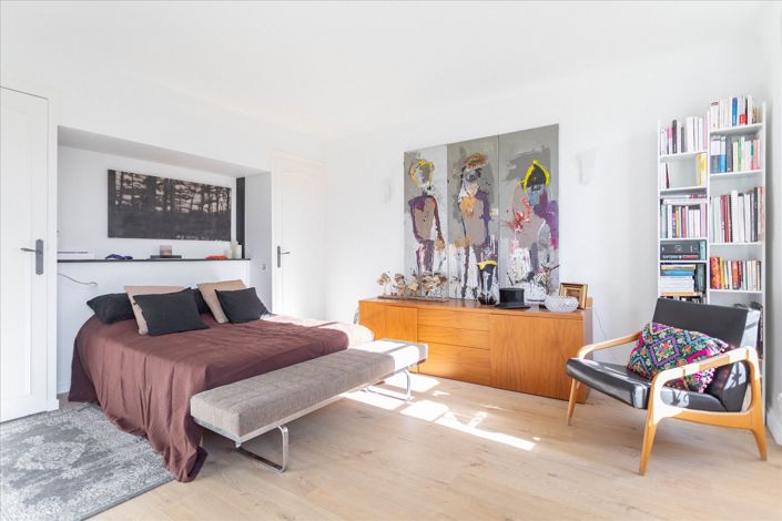 Image No.20-6 Bed House for sale