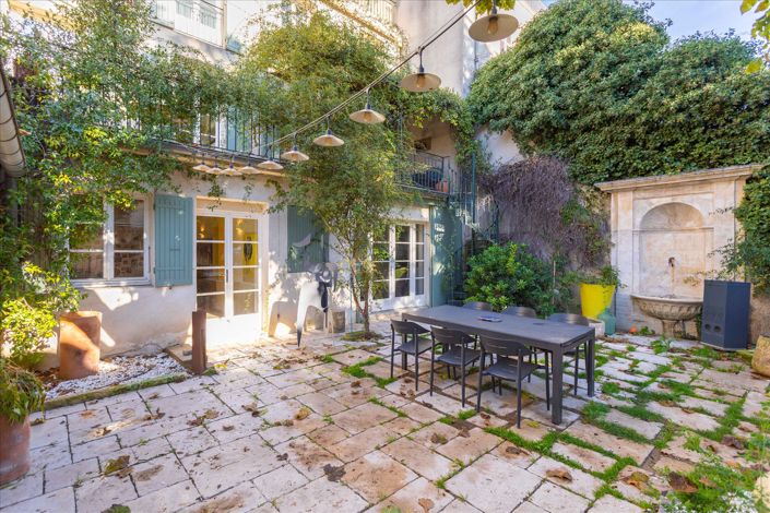 Image No.5-6 Bed House for sale