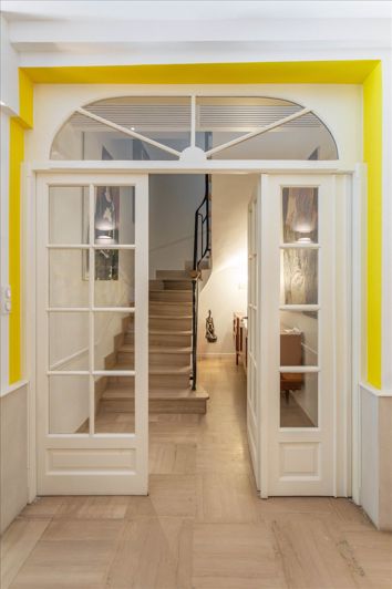 Image No.8-6 Bed House for sale
