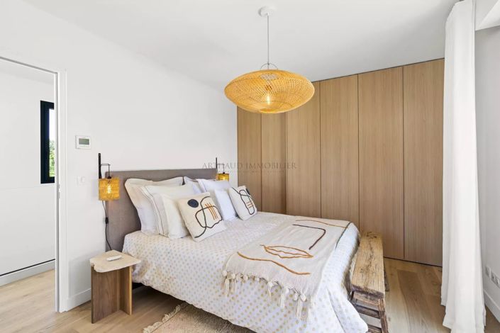 Image No.15-3 Bed House for sale