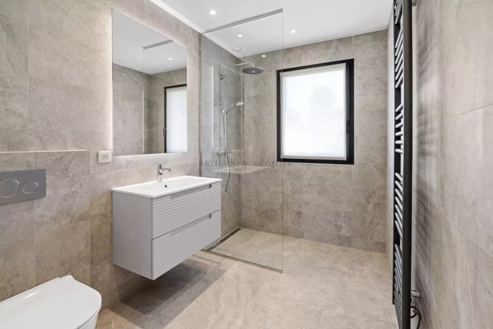 Image No.19-3 Bed House for sale