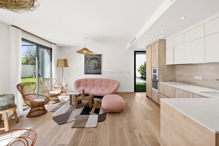 Image No.7-3 Bed House for sale