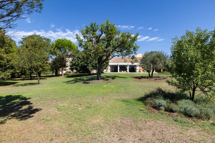 Image No.6-5 Bed House for sale