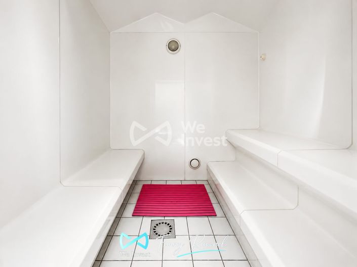 Image No.20-5 Bed Property for sale