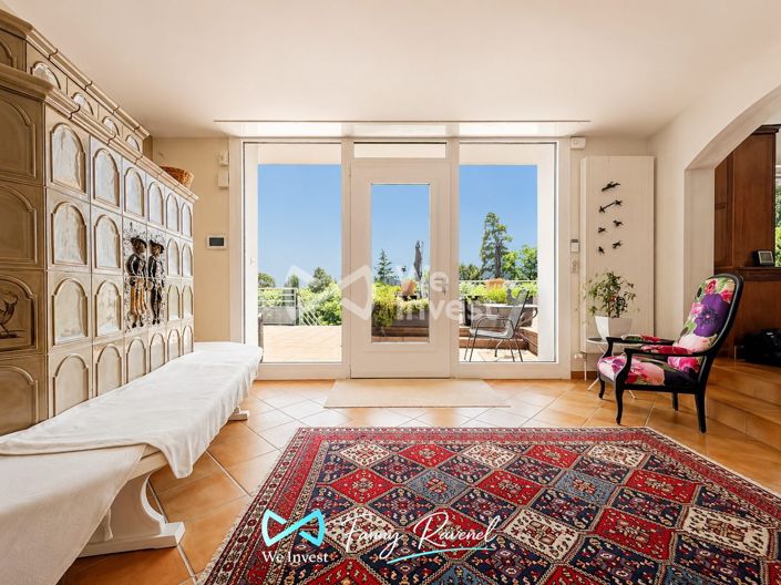 Image No.7-5 Bed Property for sale