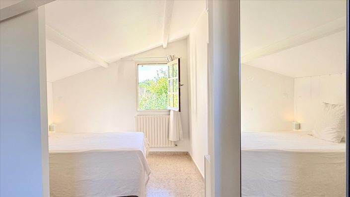 Image No.17-4 Bed House for sale