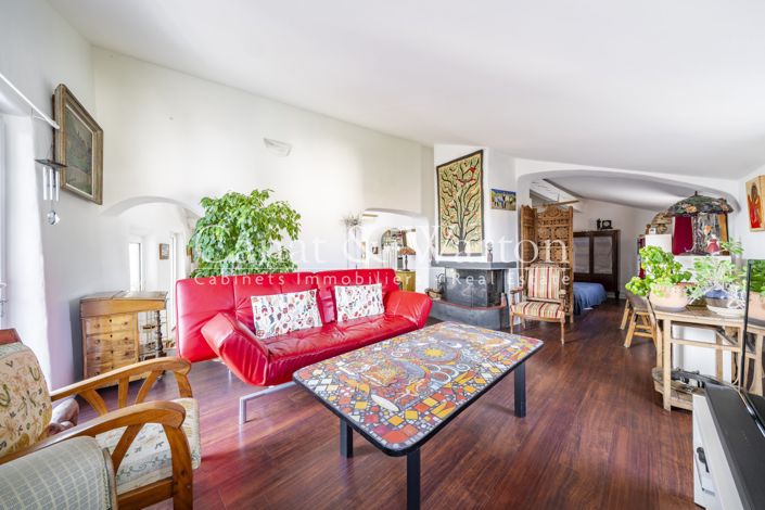 Image No.7-5 Bed House for sale