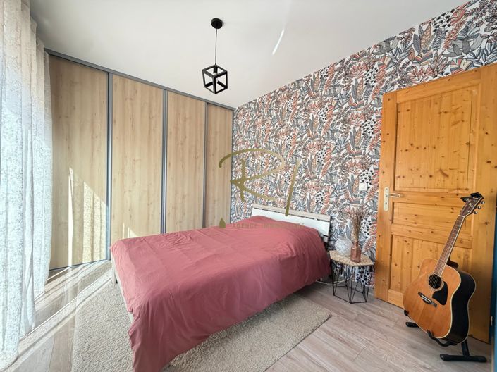Image No.6-4 Bed House for sale