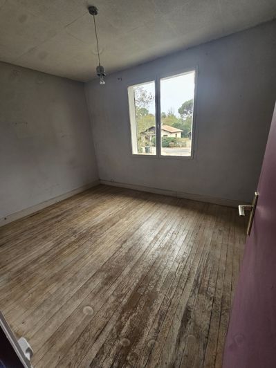 Image No.6-3 Bed House for sale