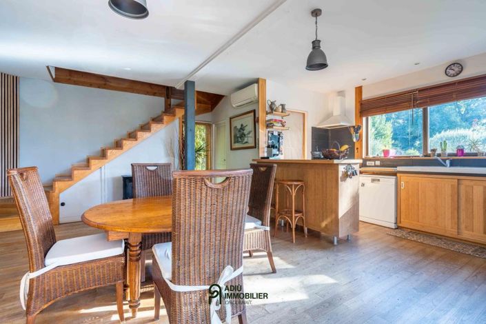 Image No.8-3 Bed House for sale