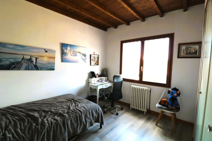 Image No.13-4 Bed House for sale