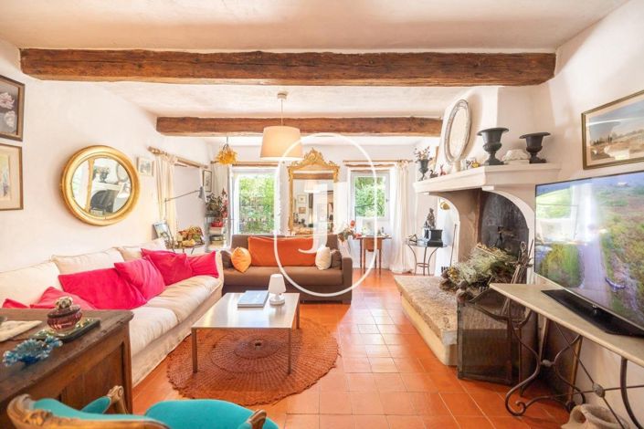 Image No.10-6 Bed House for sale