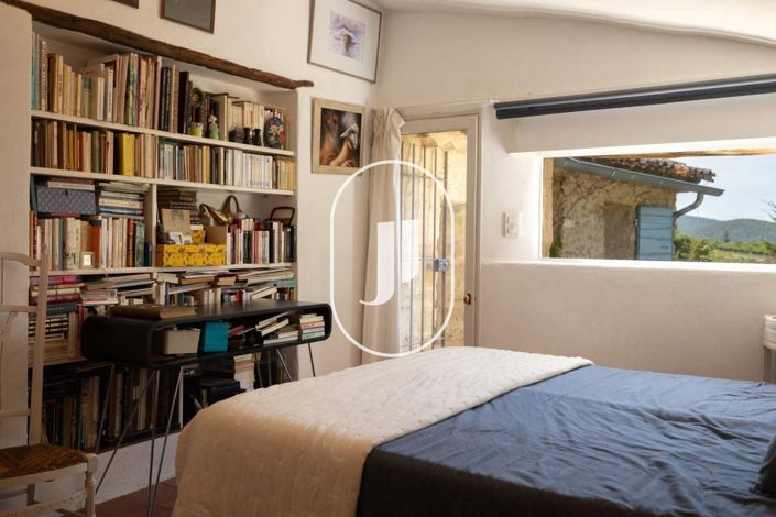 Image No.13-6 Bed House for sale
