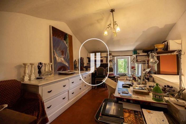 Image No.43-6 Bed House for sale