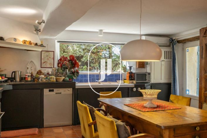 Image No.44-6 Bed House for sale