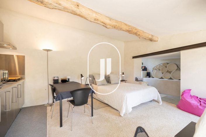 Image No.48-6 Bed House for sale