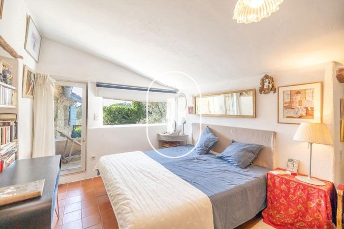 Image No.50-6 Bed House for sale