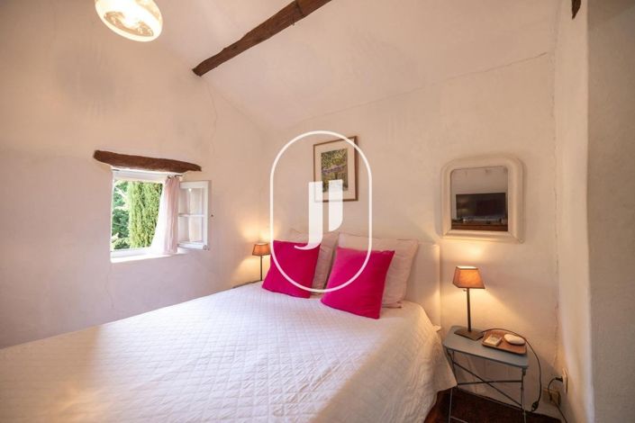 Image No.51-6 Bed House for sale