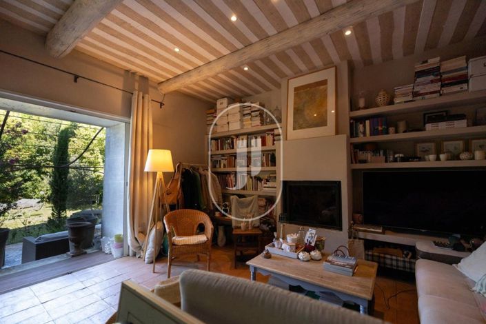 Image No.30-8 Bed House for sale