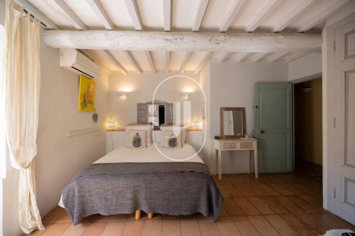 Image No.32-8 Bed House for sale
