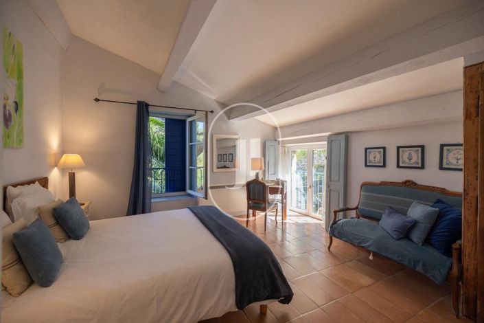 Image No.35-8 Bed House for sale