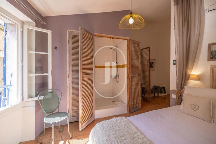 Image No.37-8 Bed House for sale