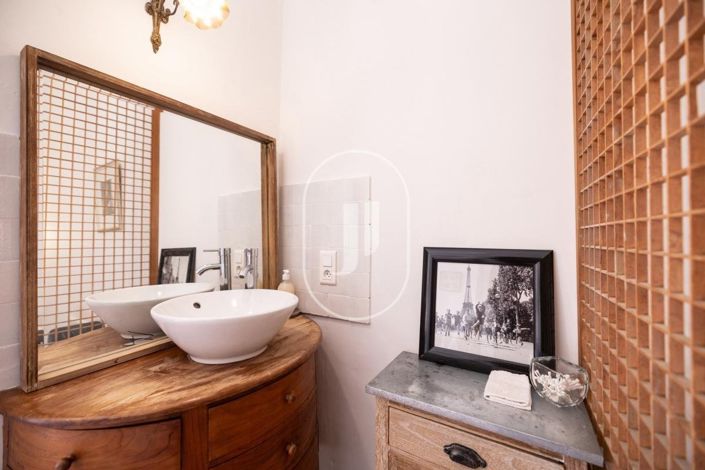 Image No.38-8 Bed House for sale
