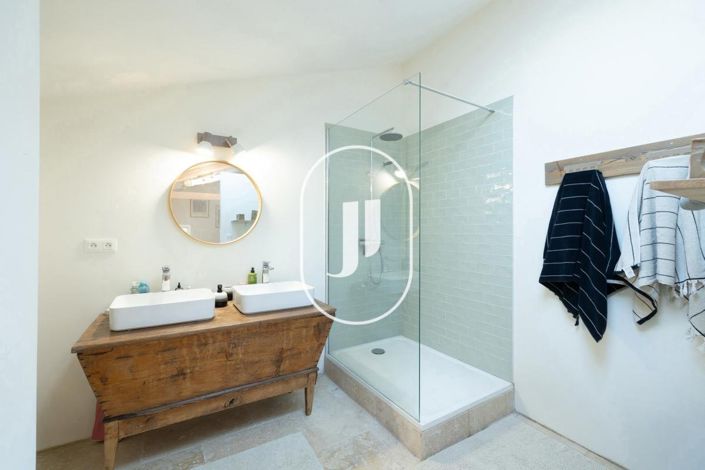 Image No.29-7 Bed House for sale