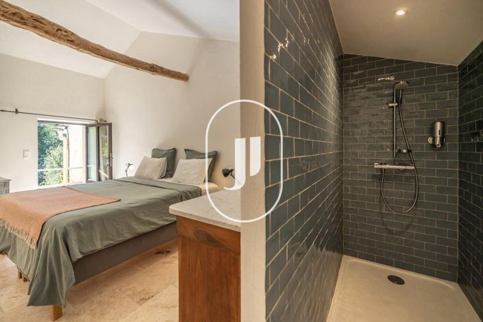Image No.35-7 Bed House for sale