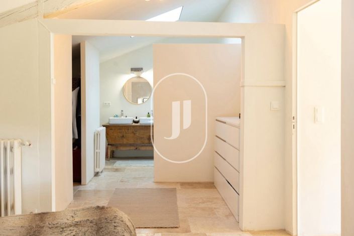 Image No.42-7 Bed House for sale