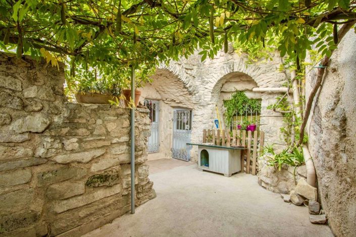 Image No.21-3 Bed House for sale