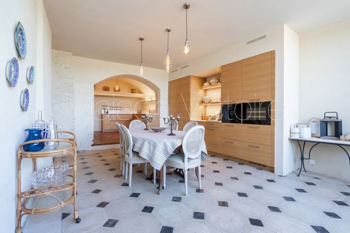 Image No.18-8 Bed House for sale