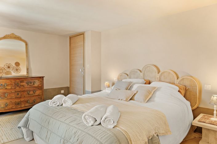 Image No.18-5 Bed House for sale